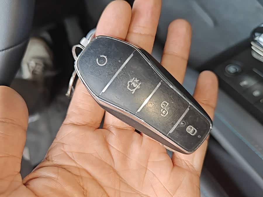 BYD Qin L 2025, фото 9