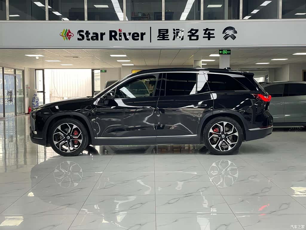 NIO ES8, 2022 4