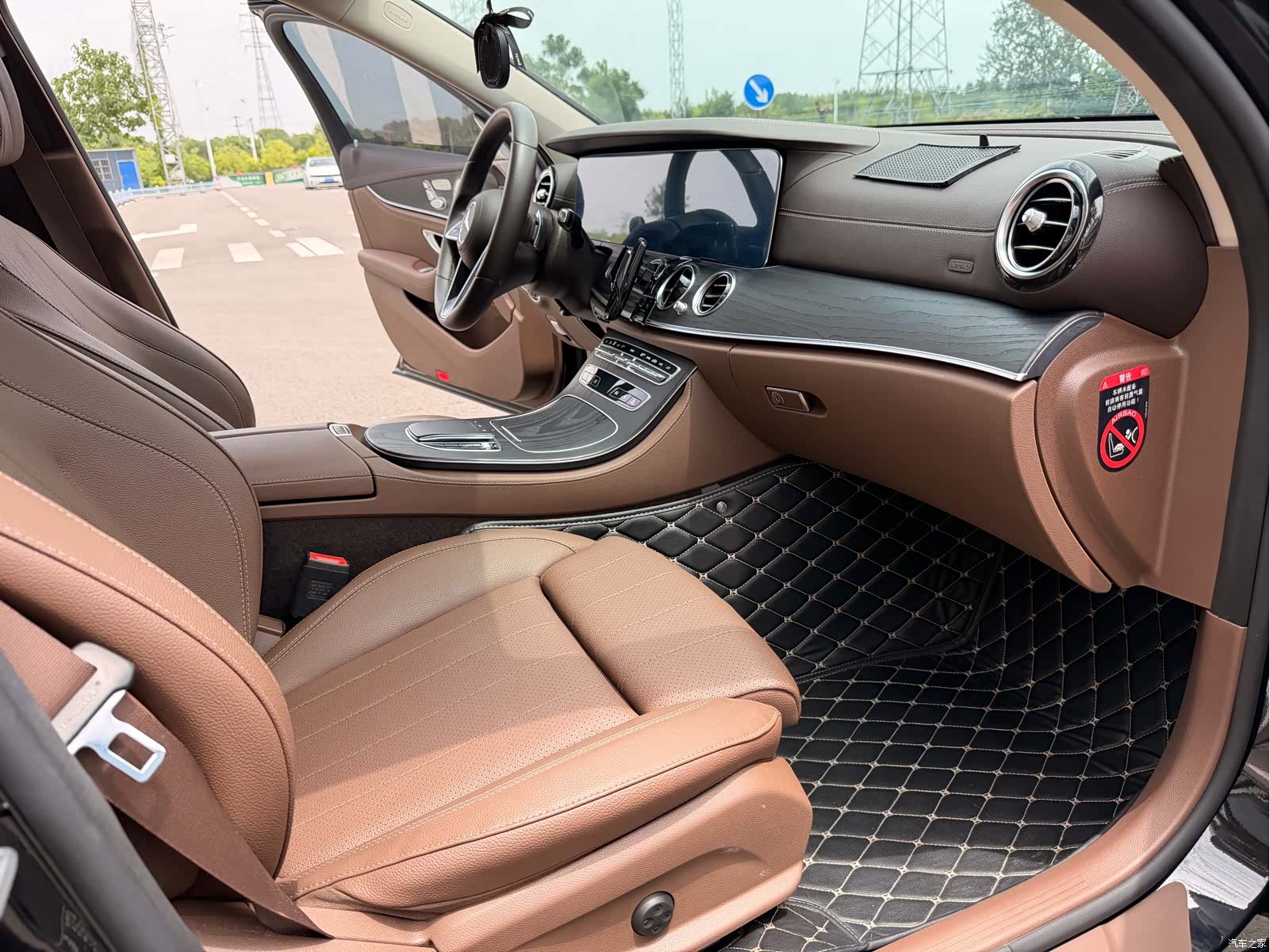 Mercedes-Benz E-Class, 2023 10