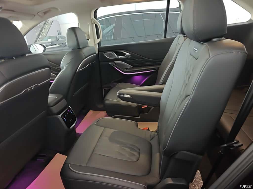 Hongqi HS7, 2025 17