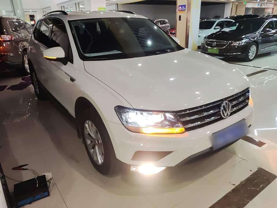 Volkswagen Tiguan L
