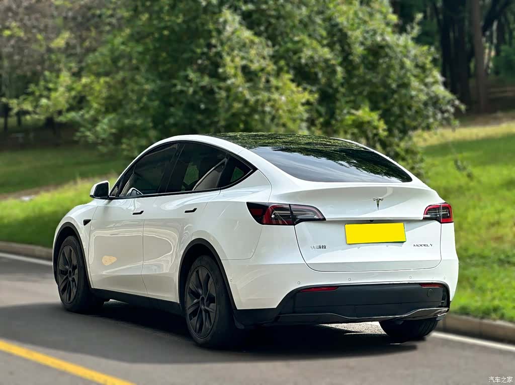 Tesla Model Y, 2024 3