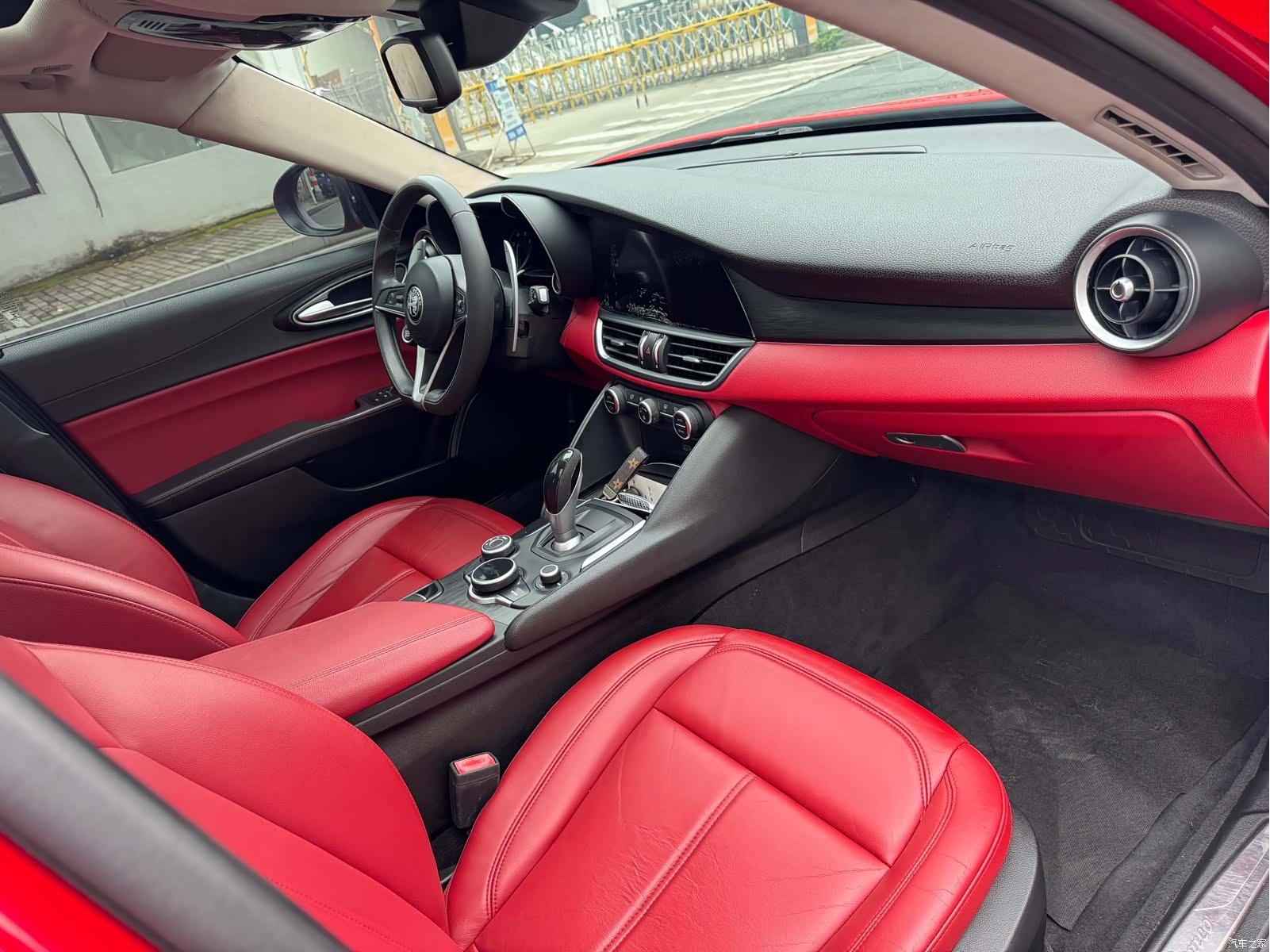 Alfa Romeo Giulia, 2017 15