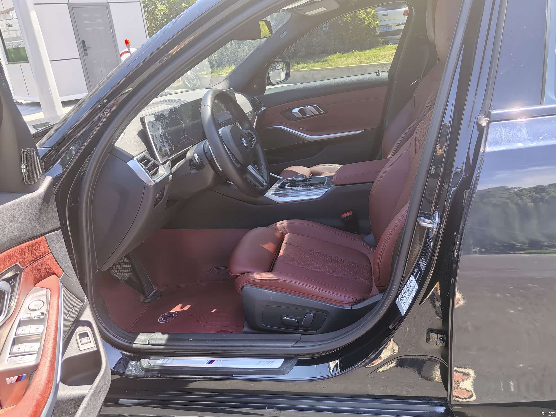 BMW 3 Series, 2023 все фото