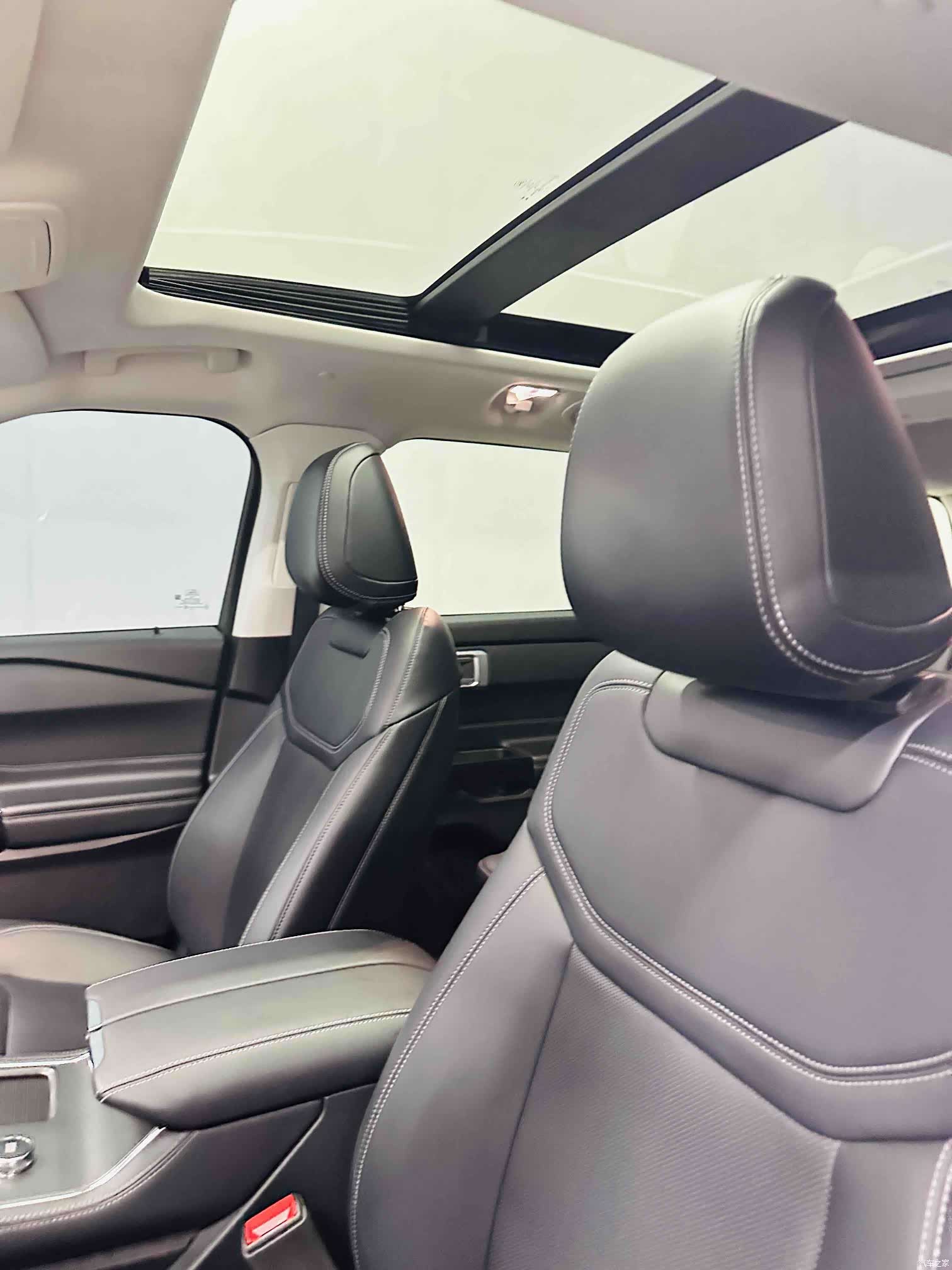 Ford Explorer, 2025 12