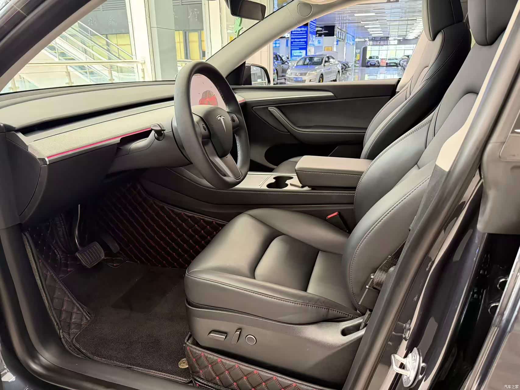 Tesla Model Y, 2024 4