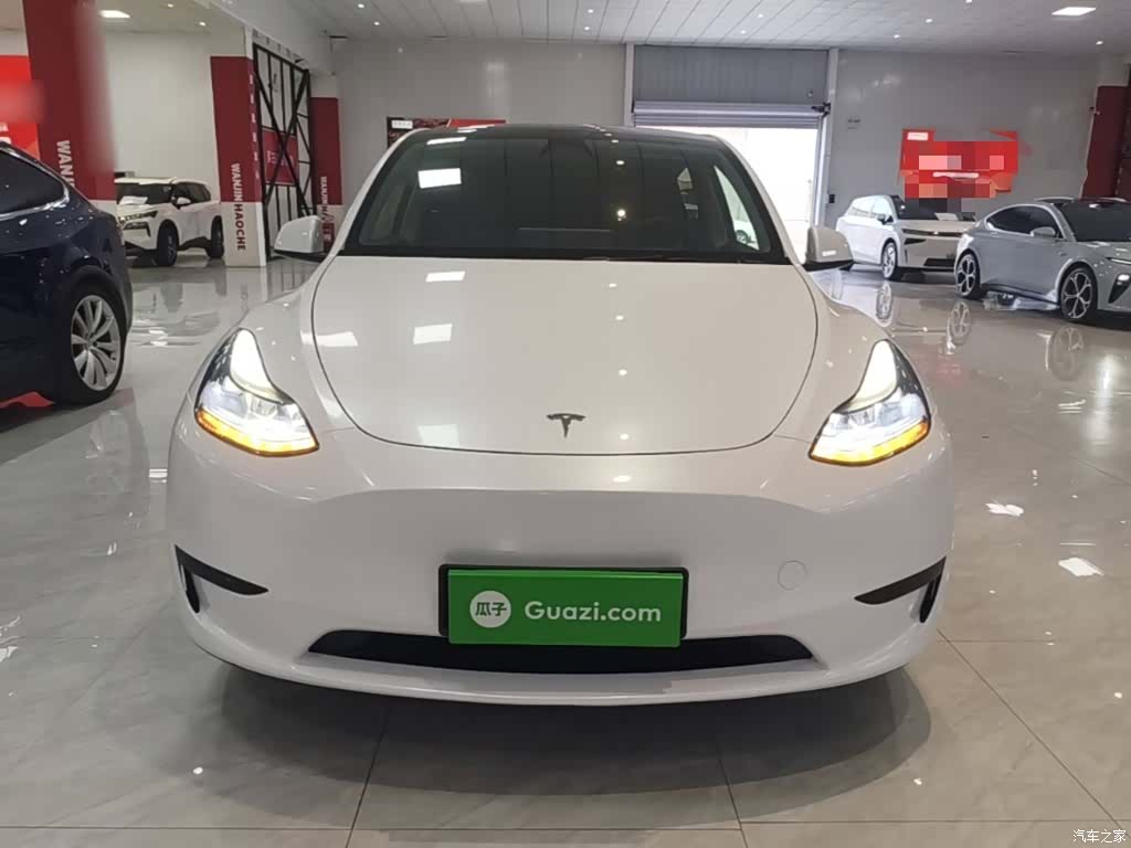 Tesla Model Y, 2023 3