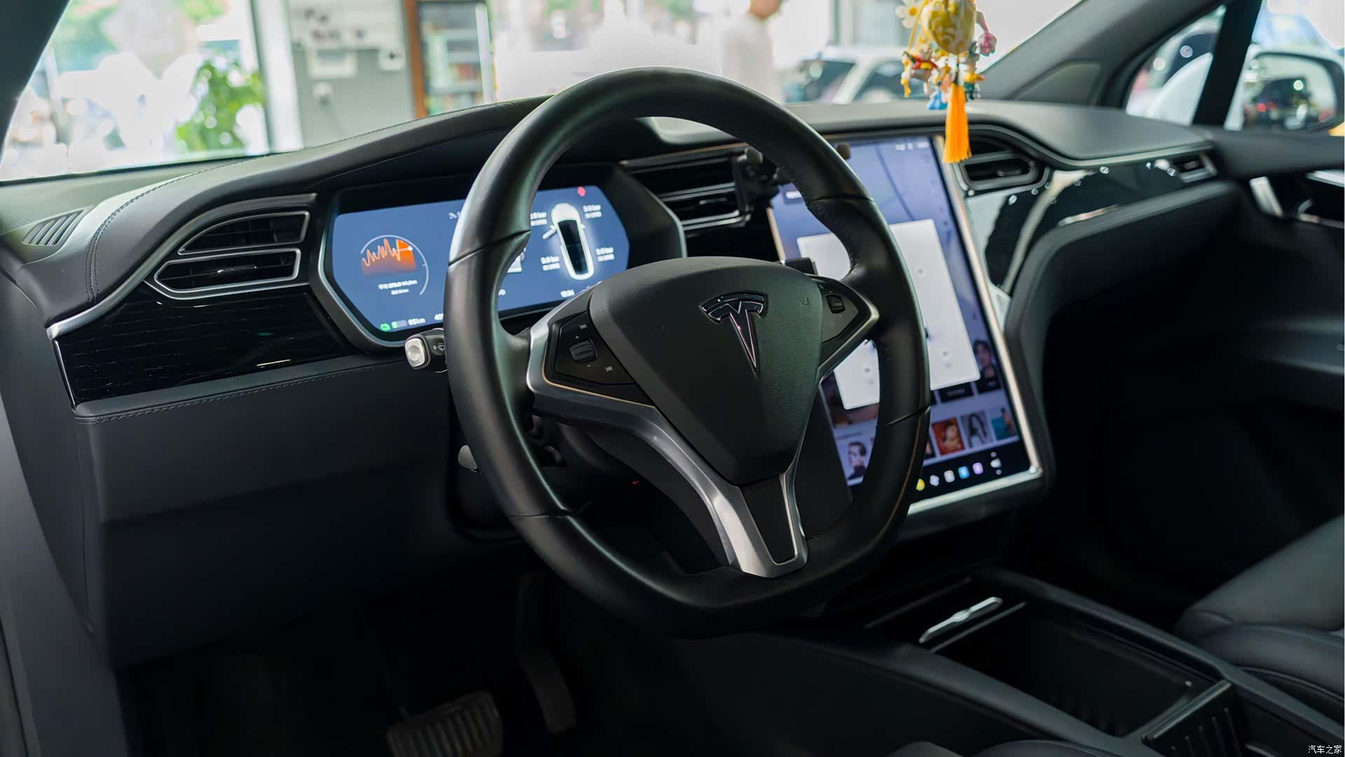 Tesla Model X, 2017 3