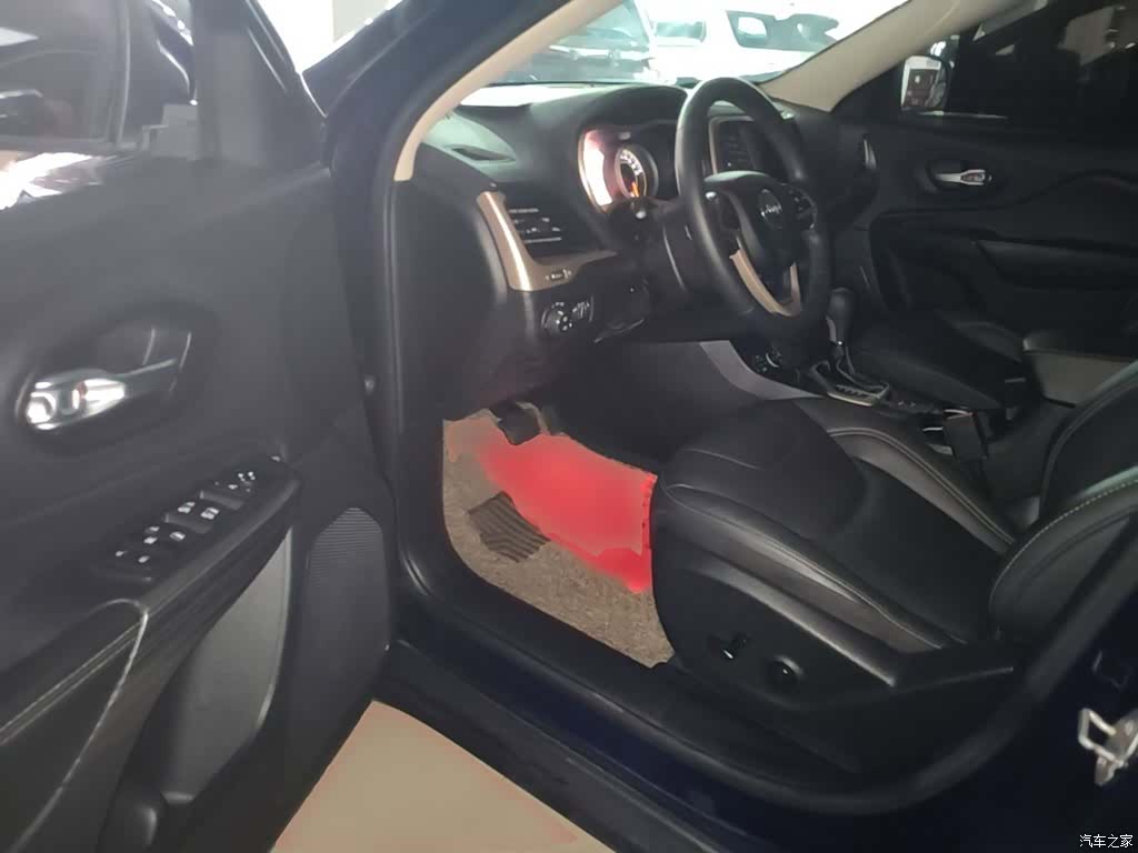 Jeep Cherokee, 2018 16
