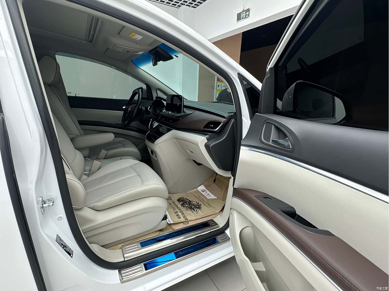 Buick GL8, 2020 7