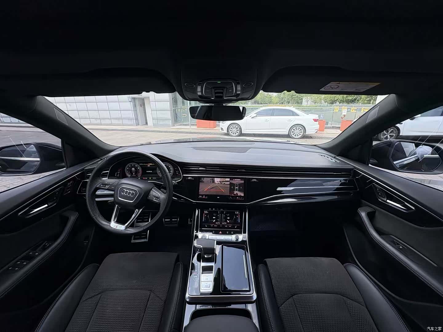 Audi Q8, 2021 все фото
