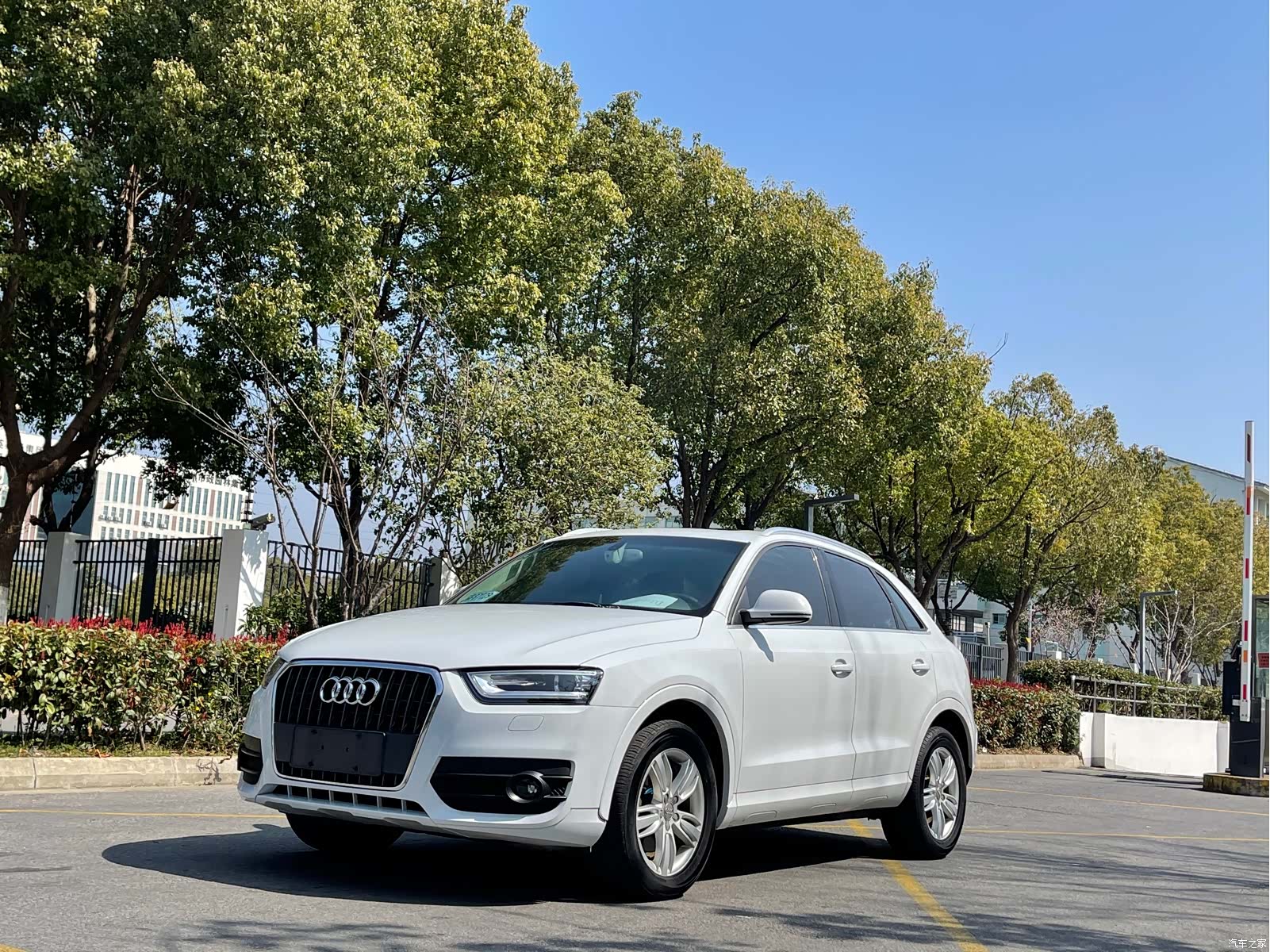 Audi Q3, 2014 1