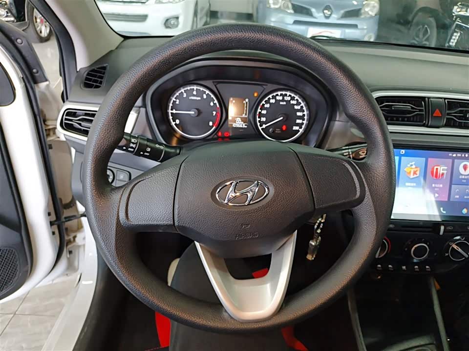 Hyundai Rena