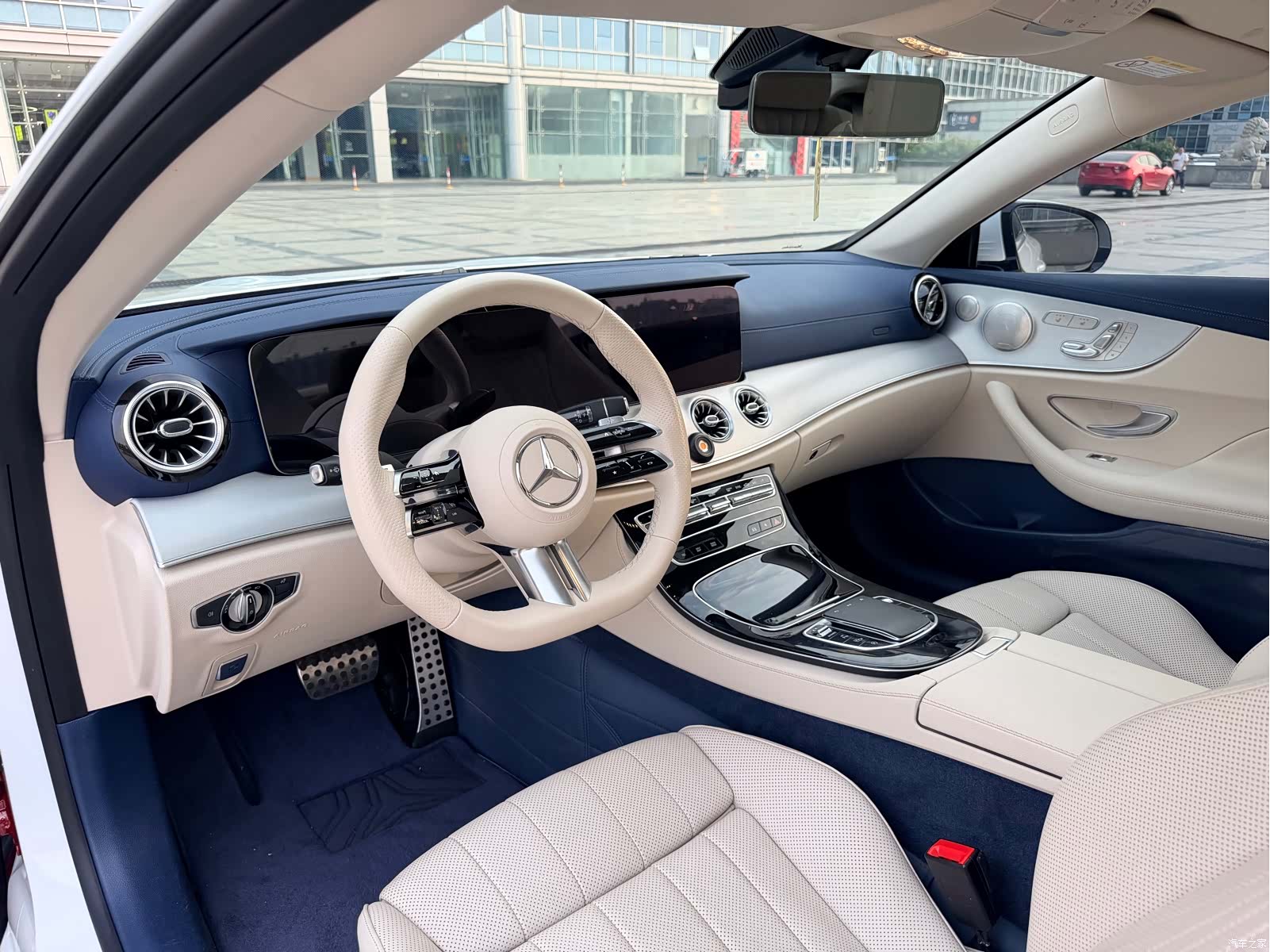 Mercedes-Benz E-Class, 2023 11