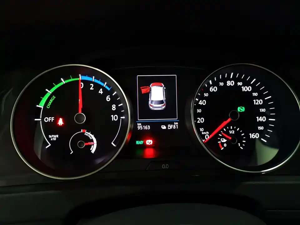 Volkswagen Golf*pure electricity