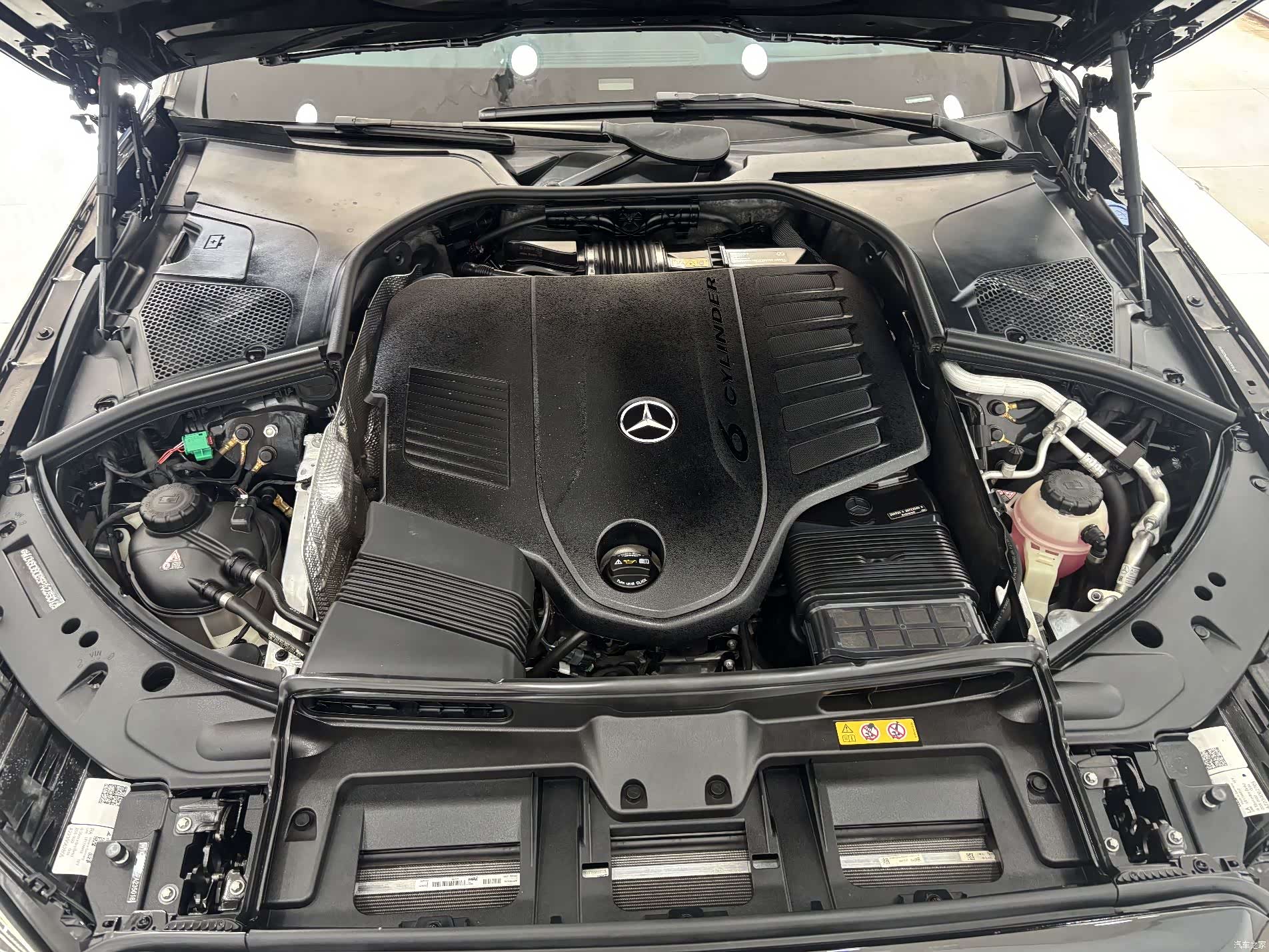 Mercedes-Benz S-Class, 2023 31