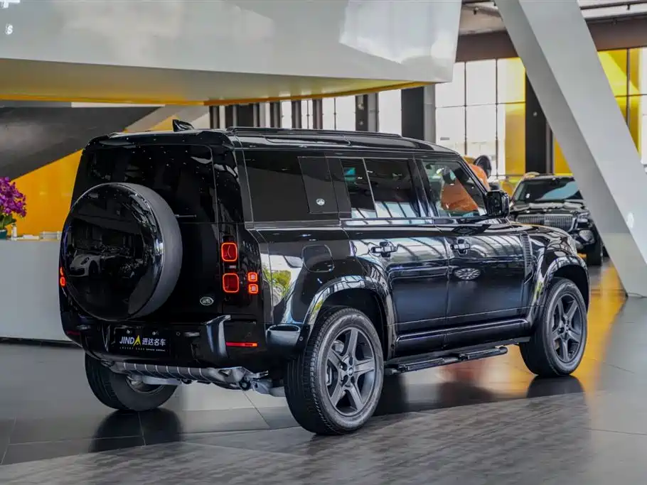 Land Rover guard