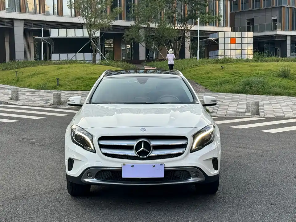 Mercedes-Benz GLA
