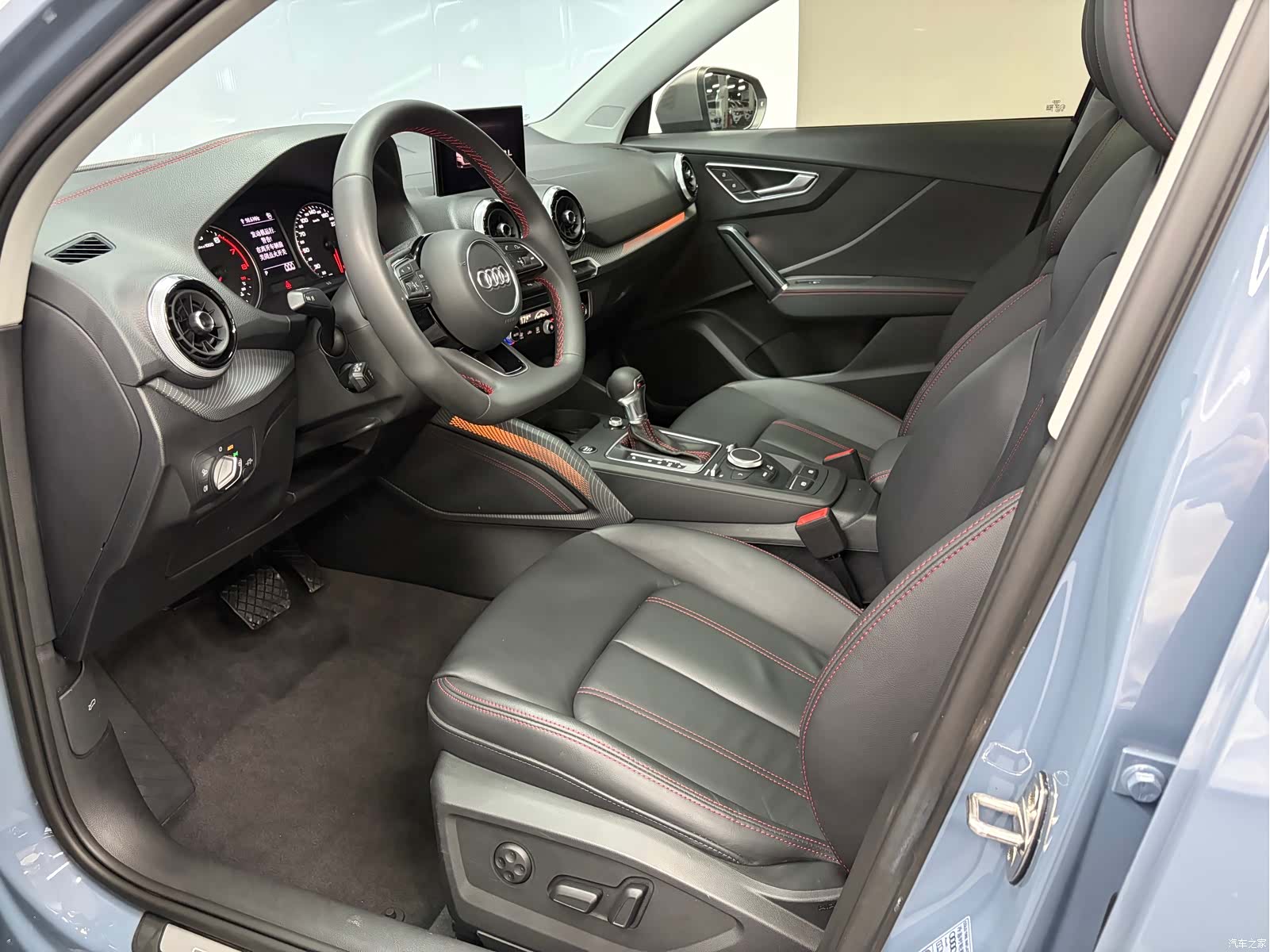 Audi Q2L, 2023 6