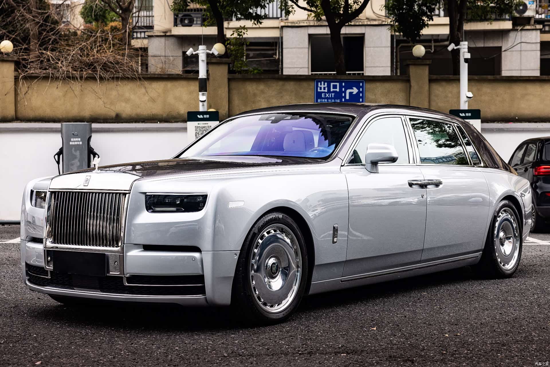 Rolls-Royce Phantom
