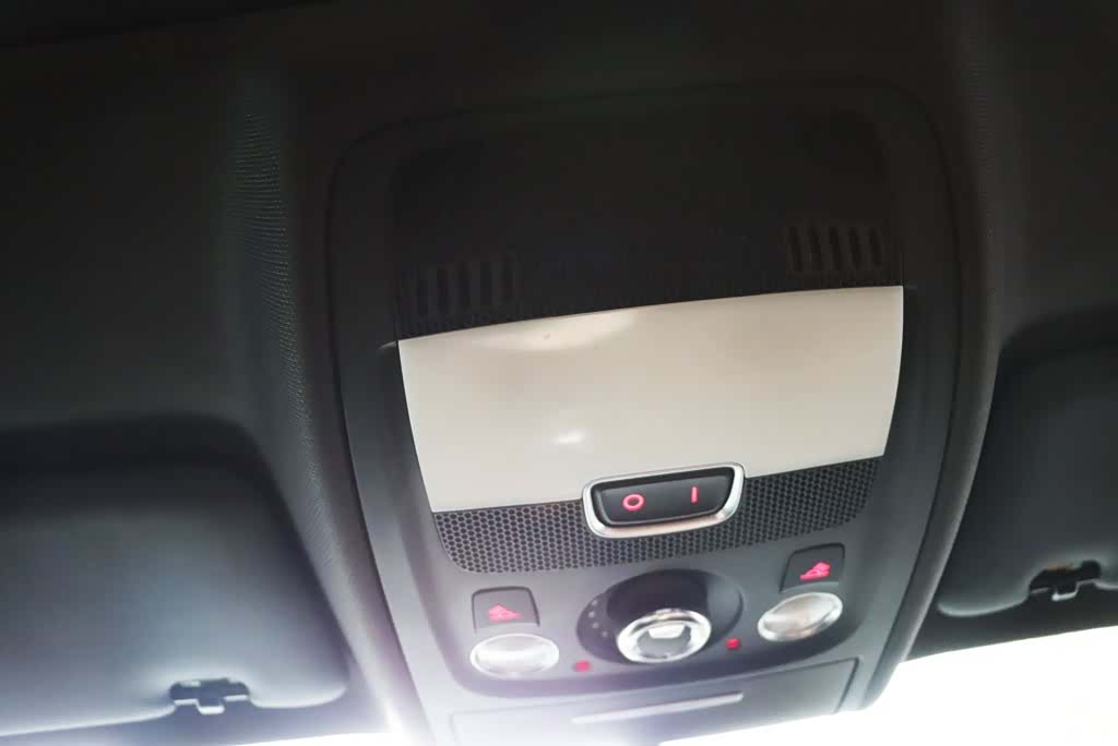 Audi A4L, 2015 23