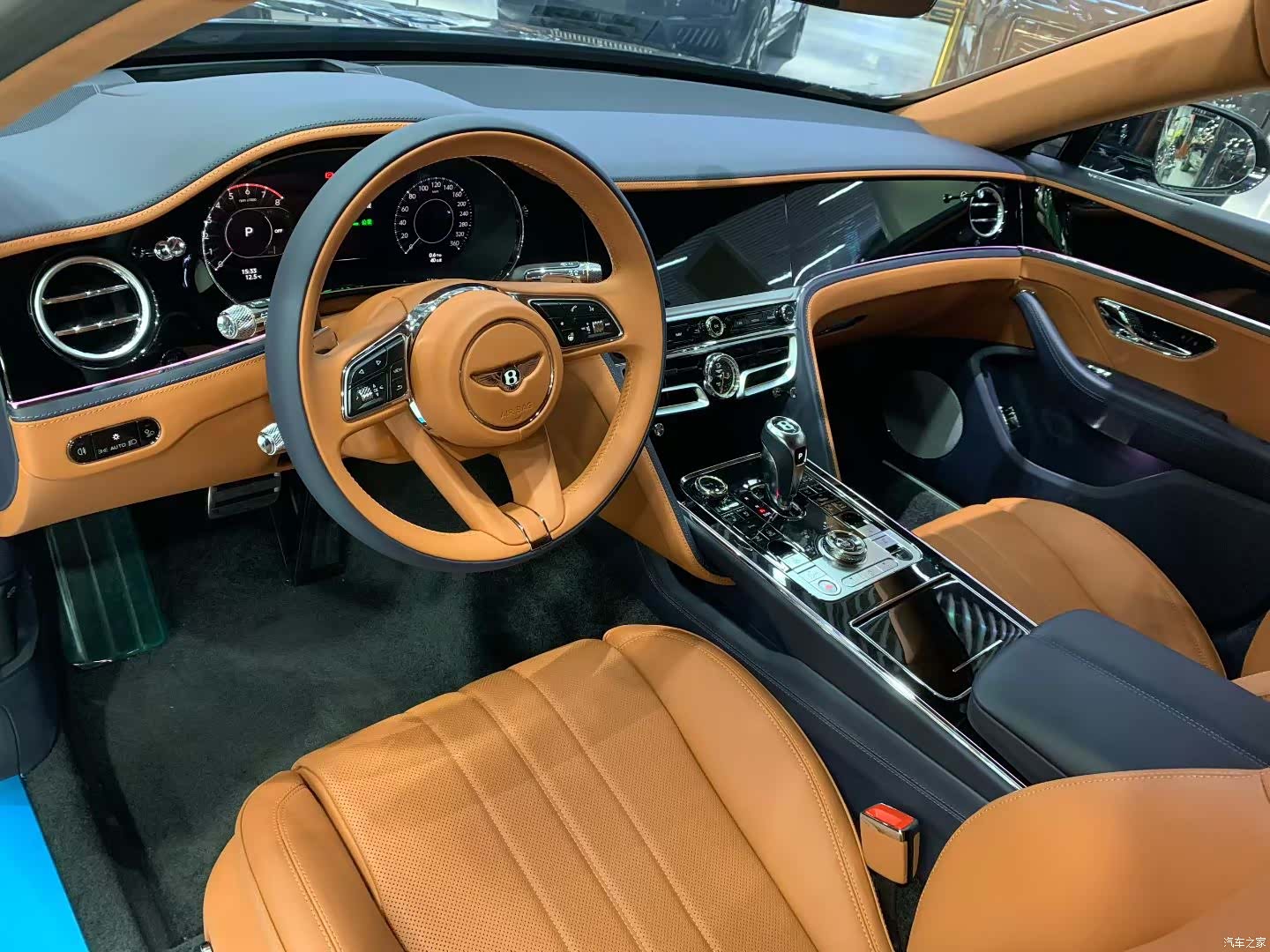 Bentley Flying Spur, 2026 4