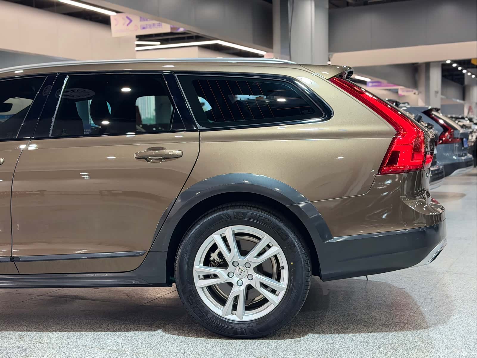Volvo V90, 2018 8