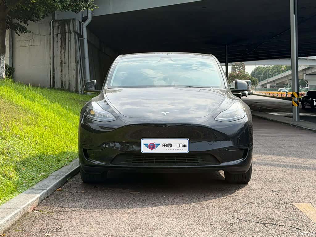 Tesla Model Y, 2023 2