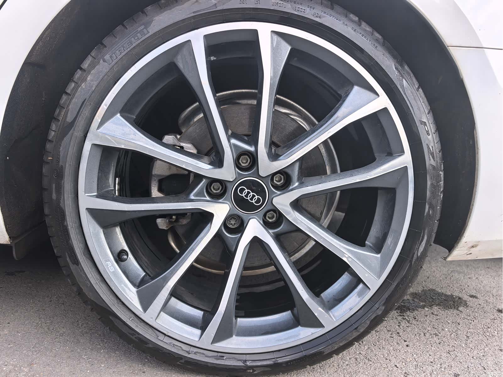 Audi A4L, 2023 все фото