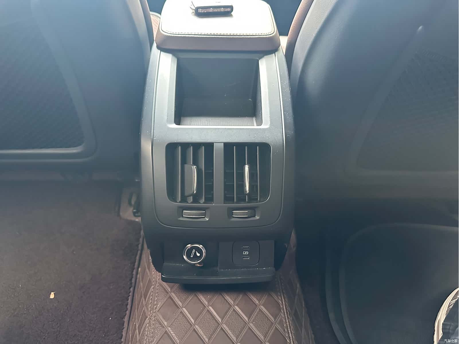 Volvo S90, 2024 29