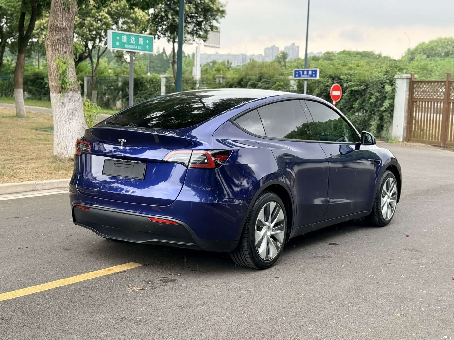 Tesla Model Y, 2023 4