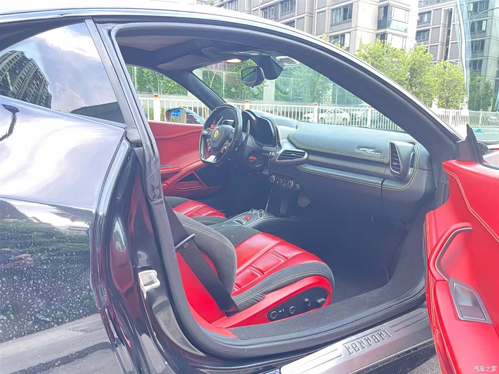Ferrari 458, 2013 7