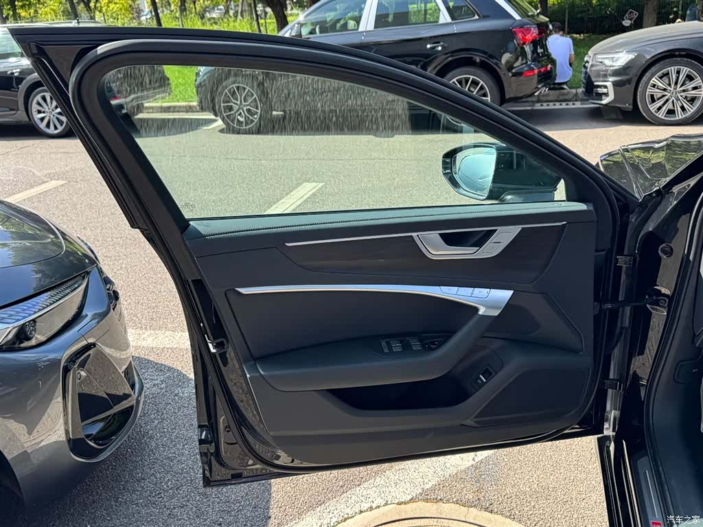 Audi A6L, 2025 13
