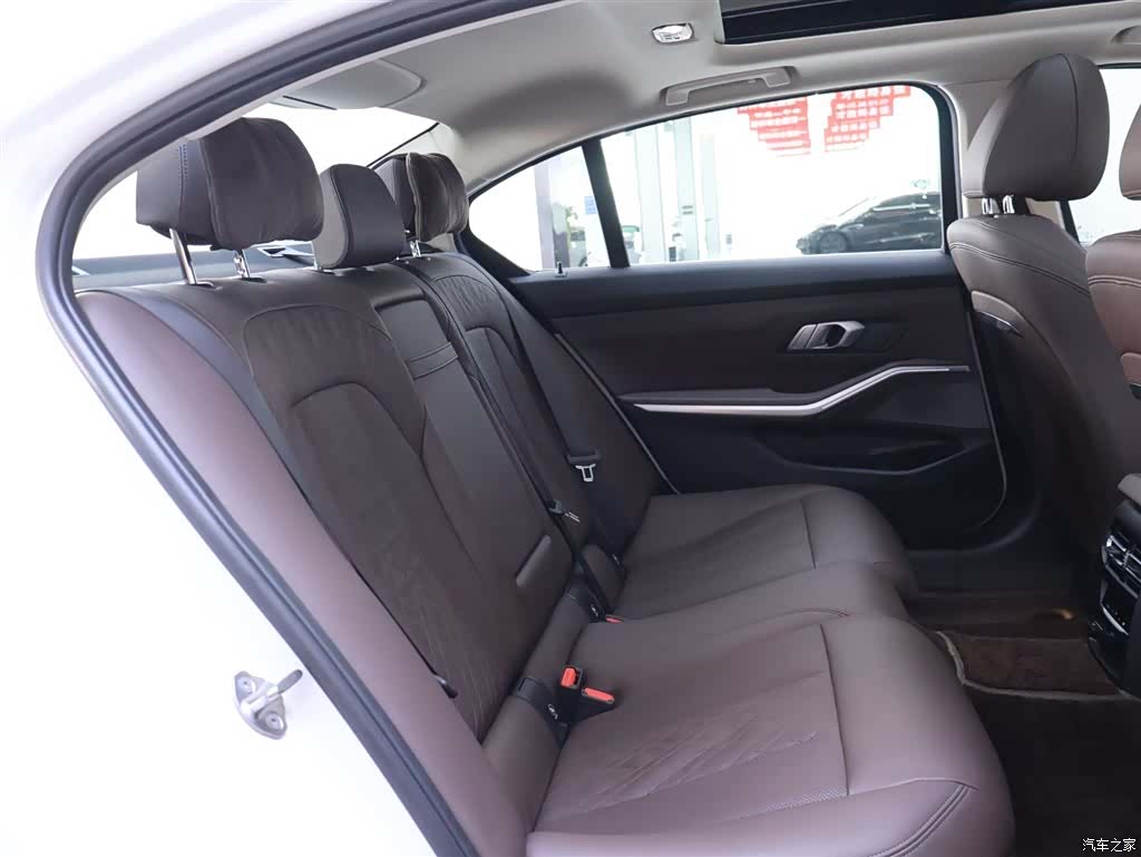 BMW 3 Series, 2023 21