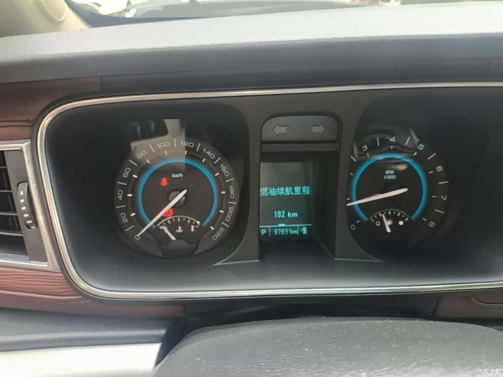 Buick GL8, 2016 12