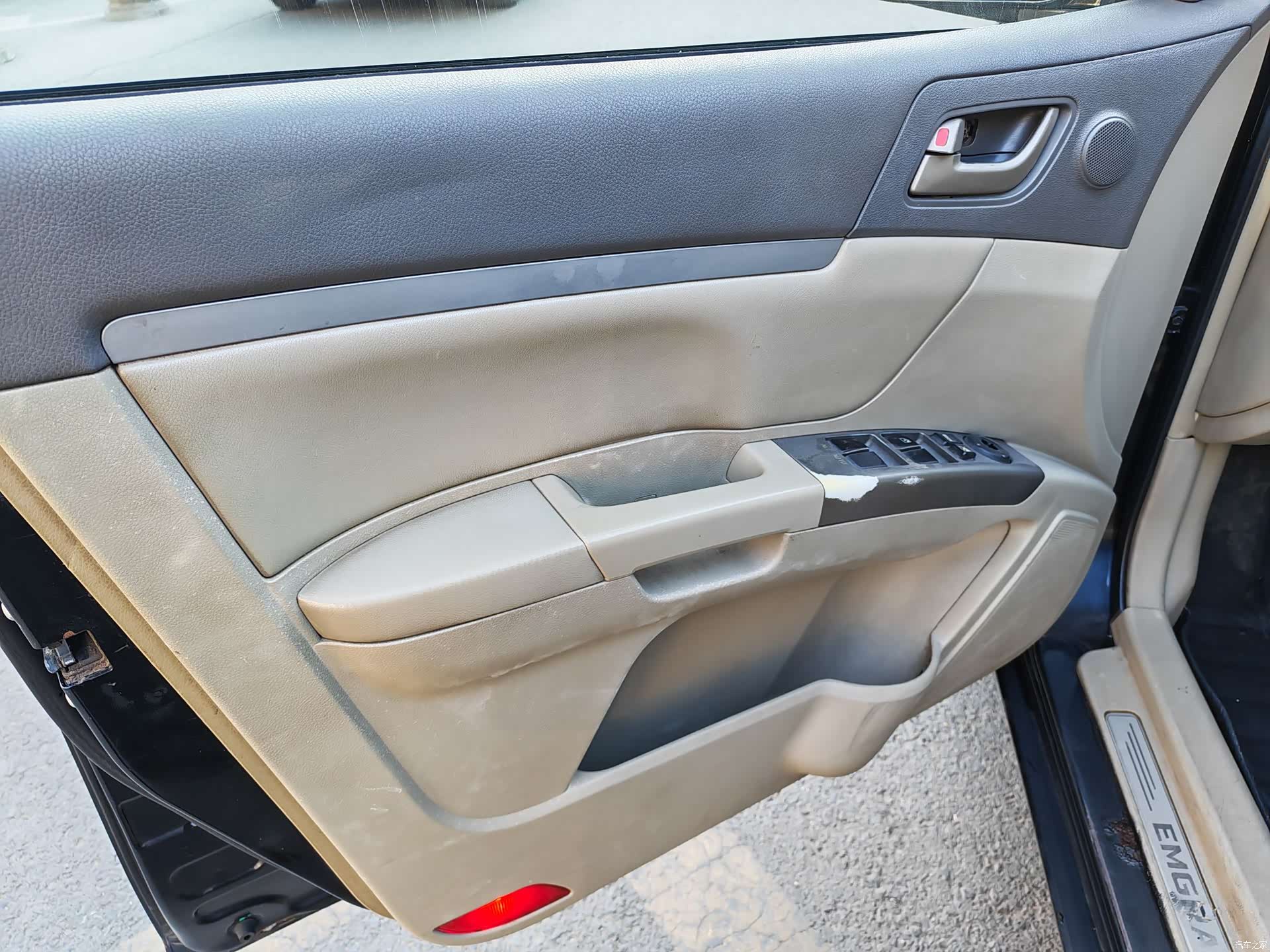 Geely Emgrand, 2011 11