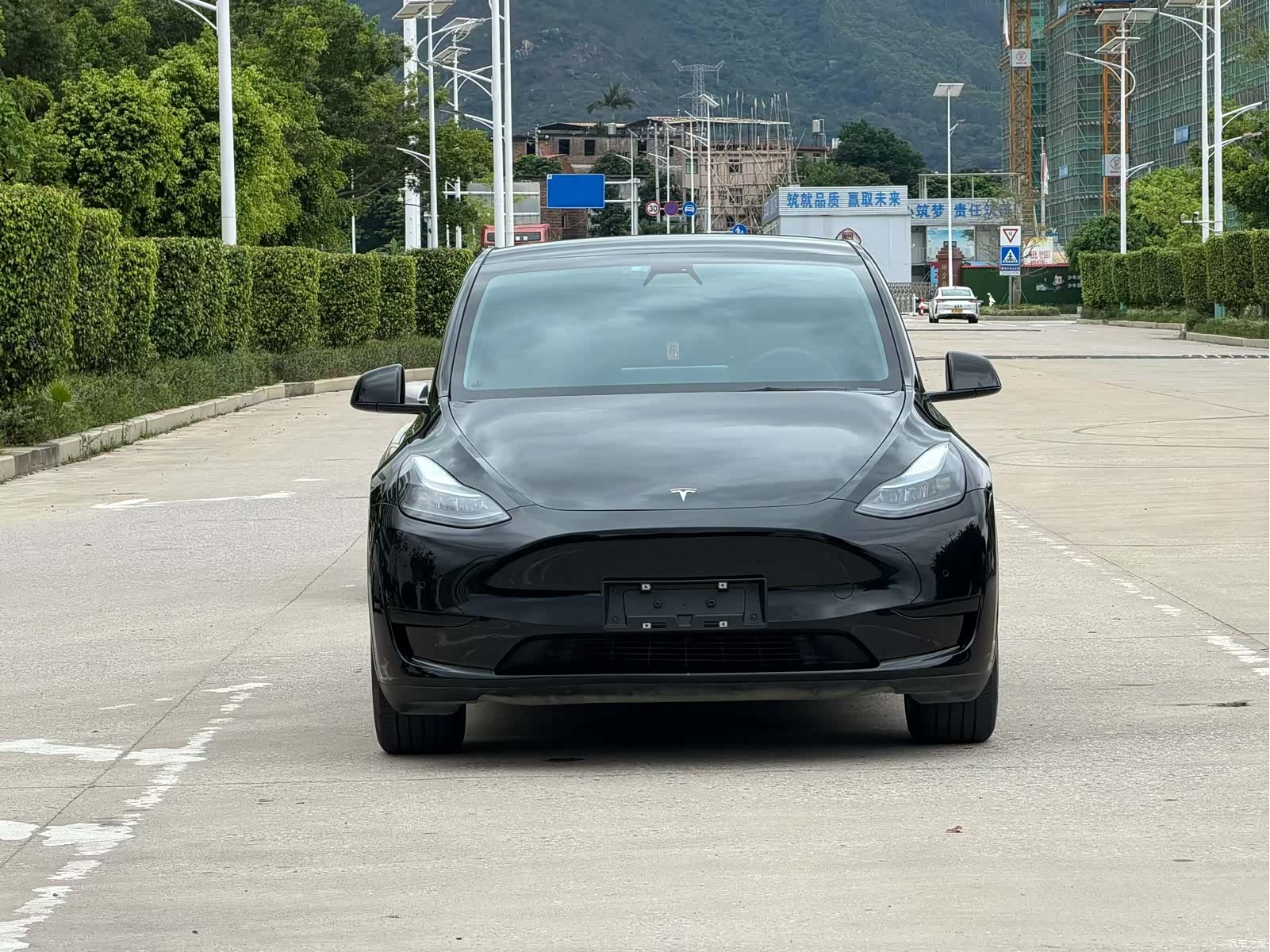 Tesla Model Y, 2023 1