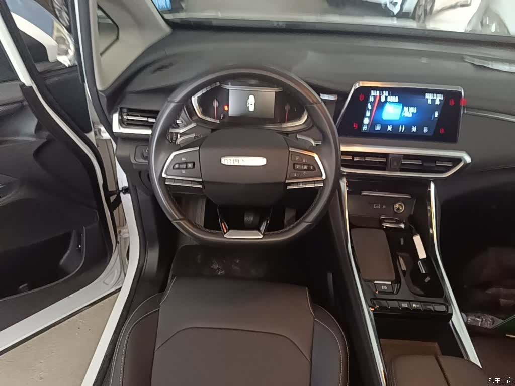 Maxus G50, 2025 11