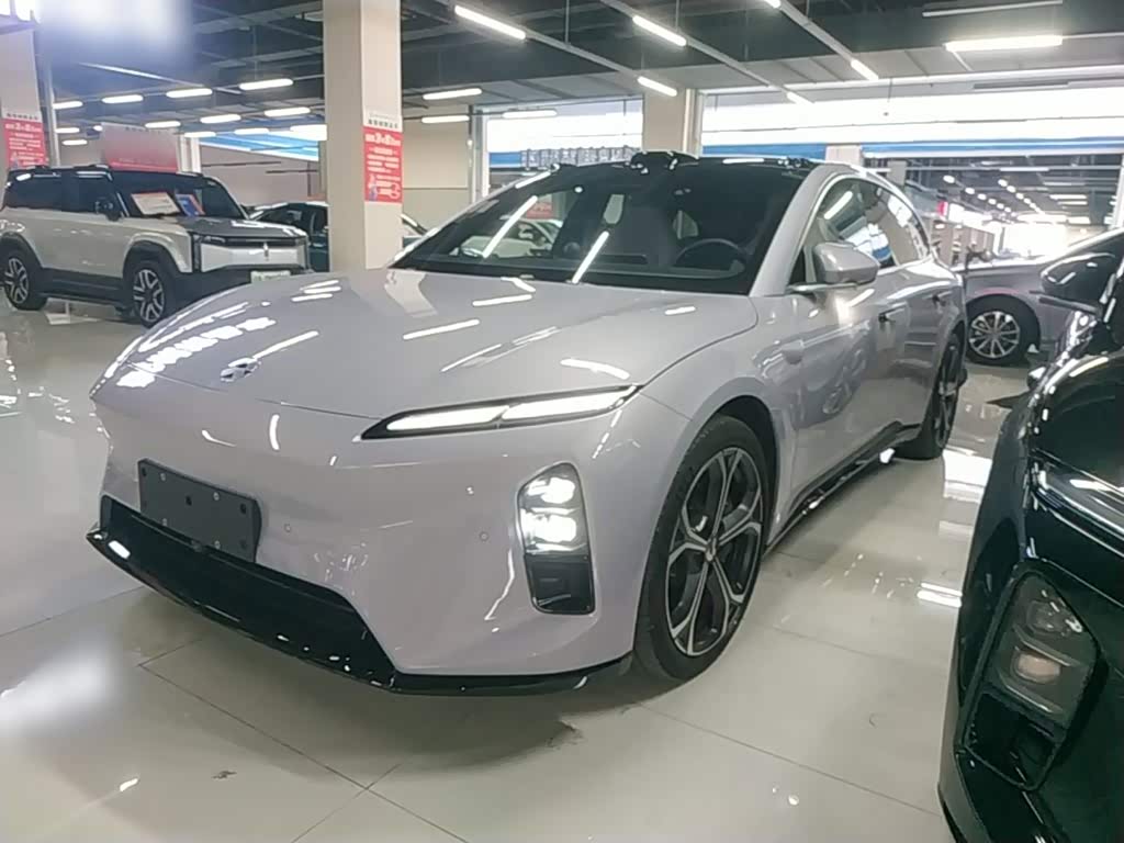 NIO ET5