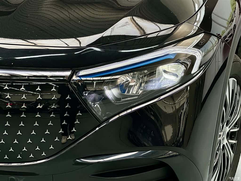 Mercedes-Benz EQB, 2024 4