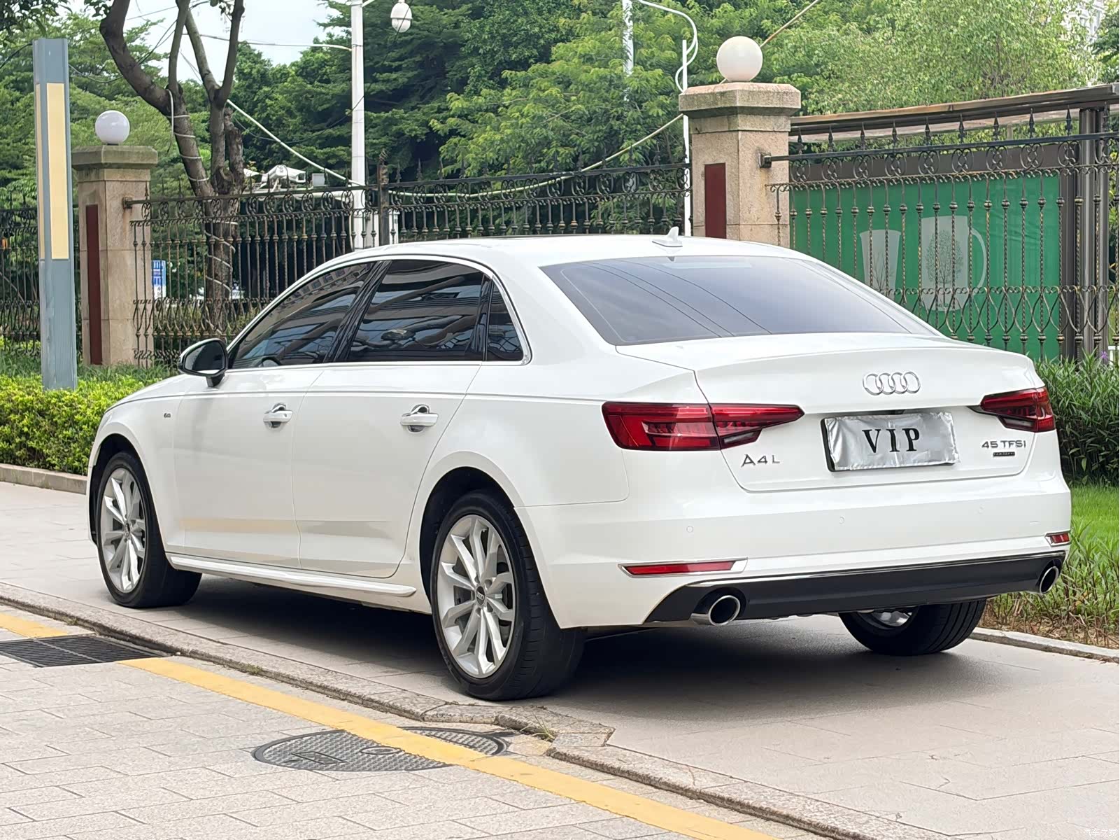 Audi A4L, 2016 10