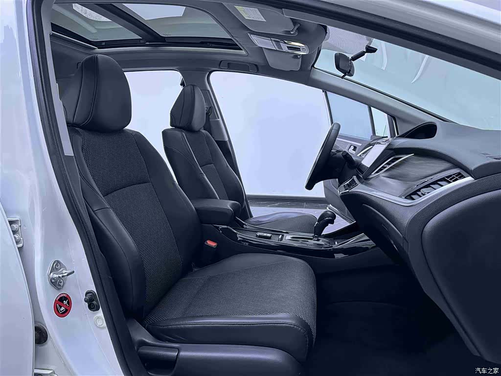 Honda Jade, 2017 8