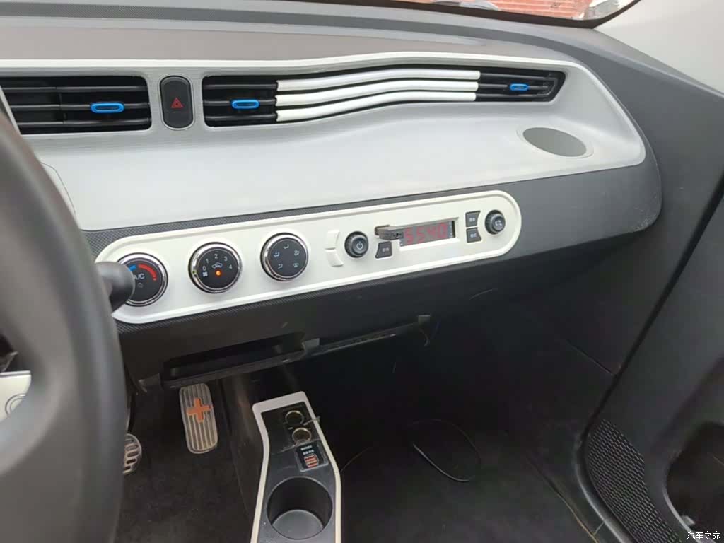 Wuling MINIEV, 2022 13