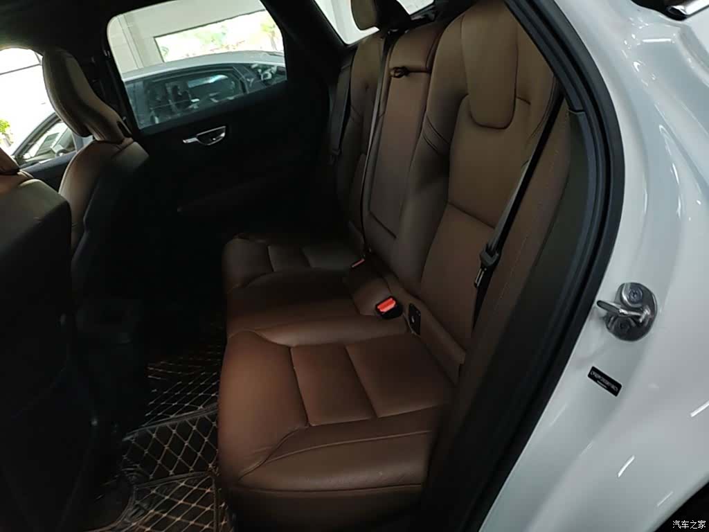 Volvo XC60, 2024 17