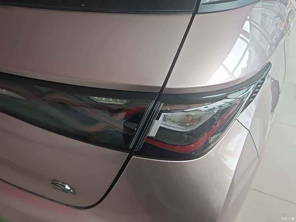 BYD Dolphin, 2023 8