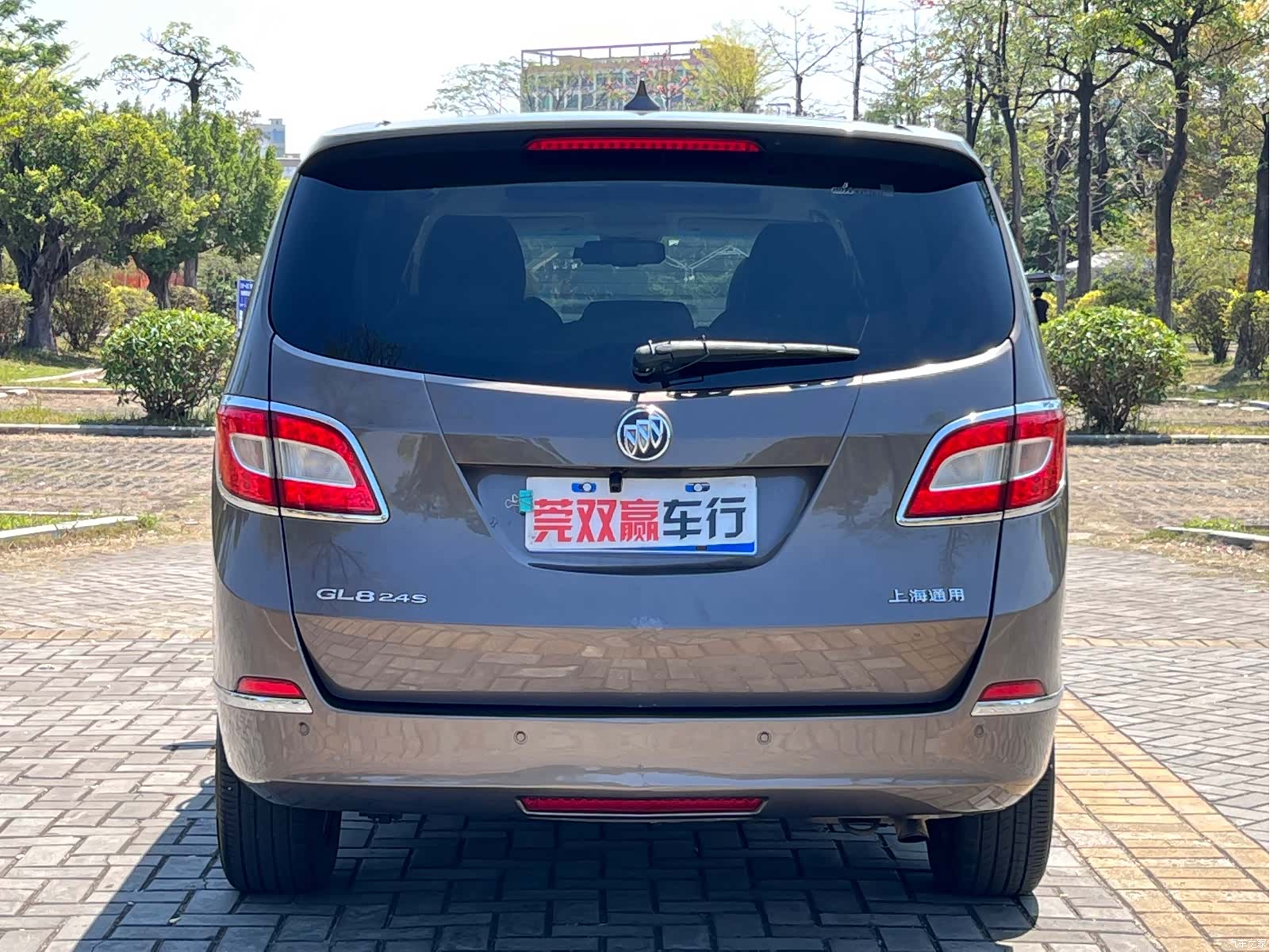 Buick GL8, 2013 6