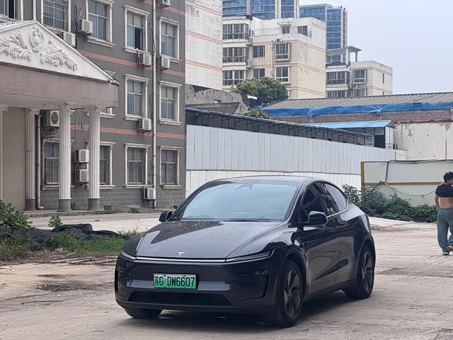 Model Y 2026款 长续航后轮驱动版