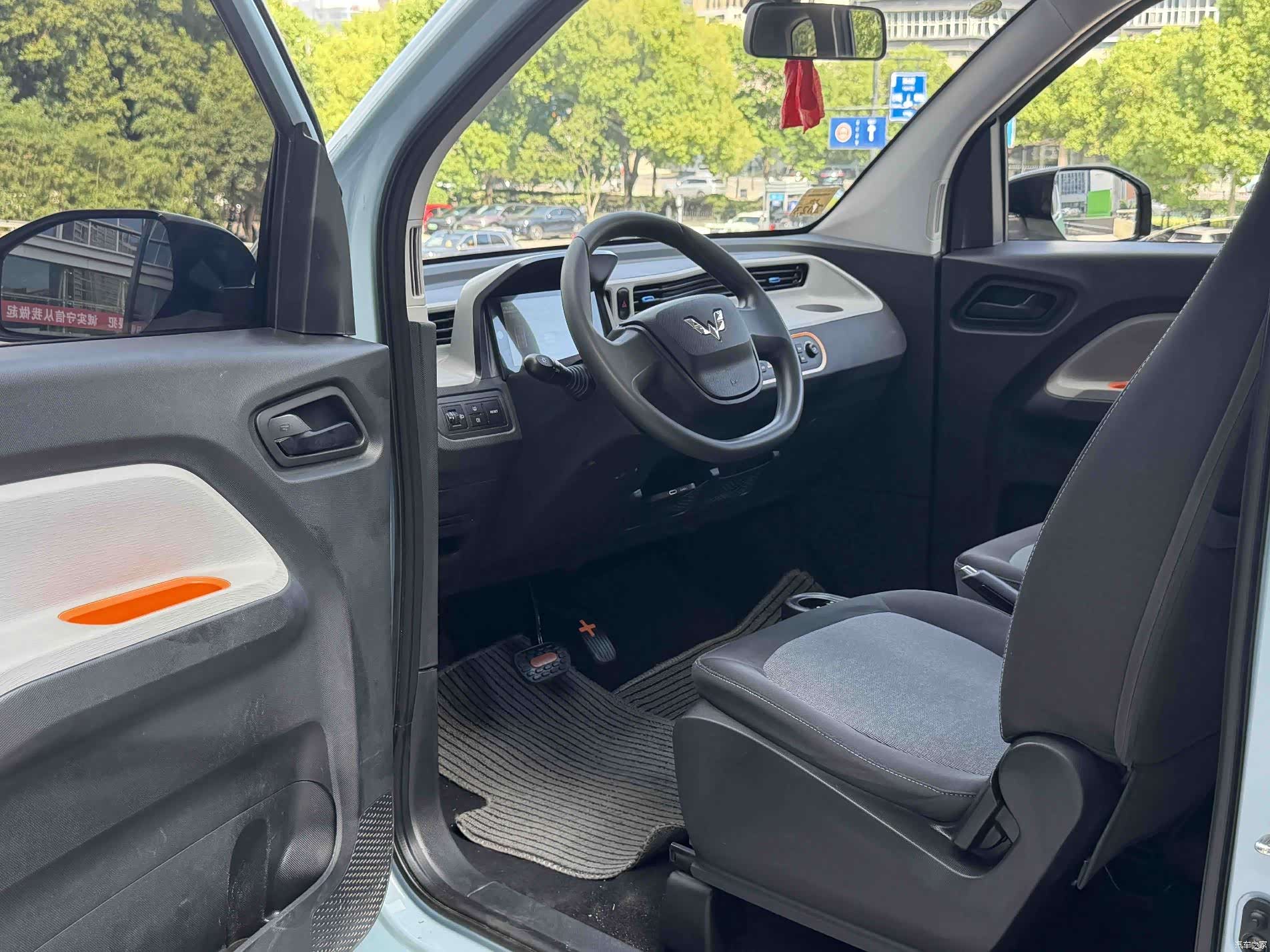 Wuling MINIEV, 2021 10