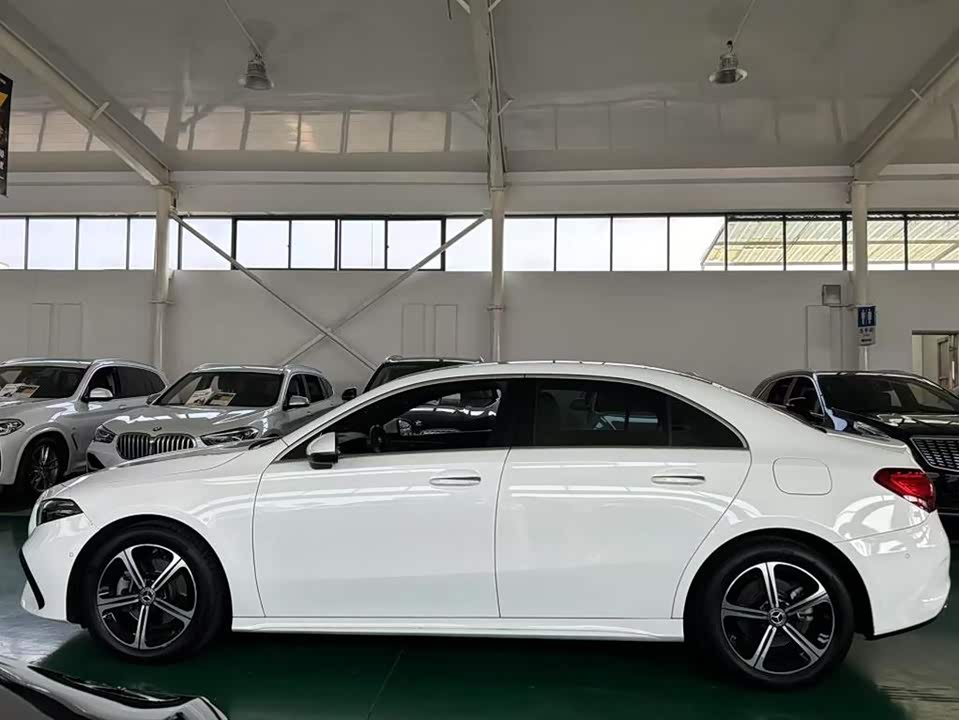 Mercedes-Benz Class A Mercedes-Benz Class A