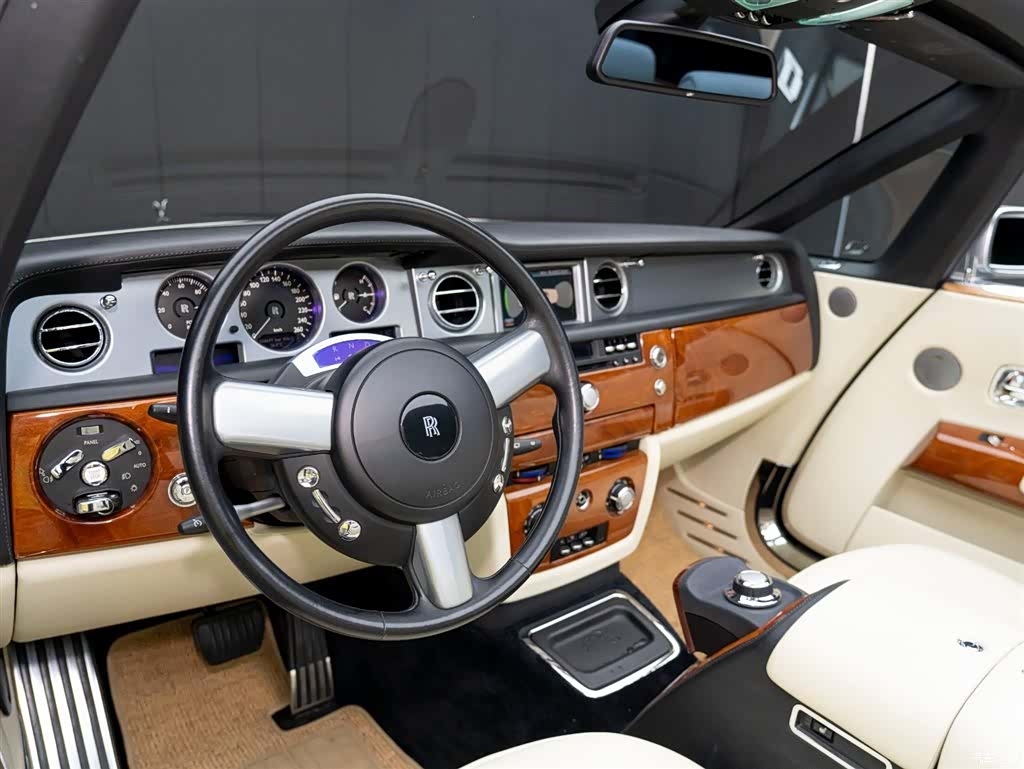 Rolls-Royce Phantom, 2009 9
